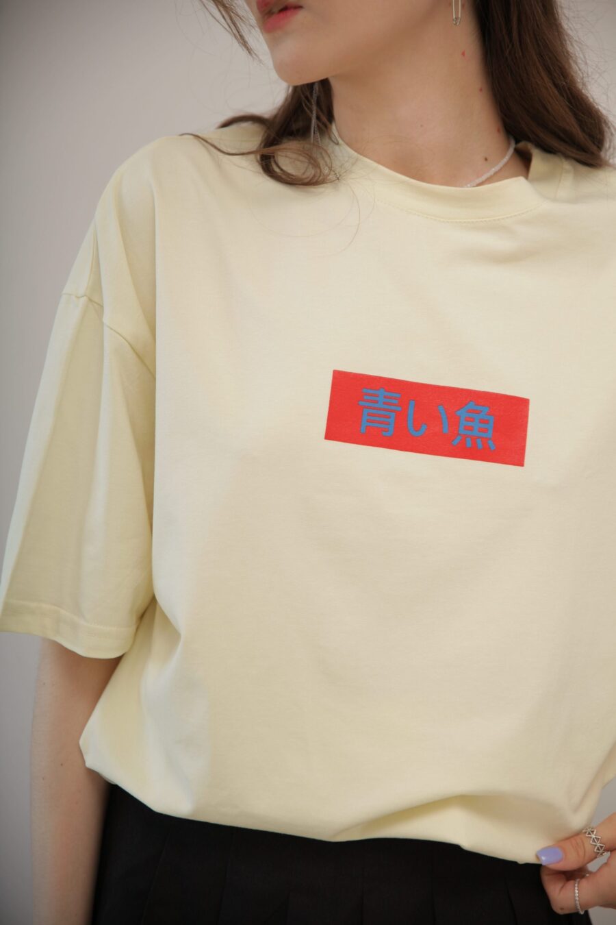 ФУТБОЛКА OVERSIZE ЖЕНСКАЯ / «СИНИЕ РЫБЫ», КРЕМОВАЯ — изображение 6